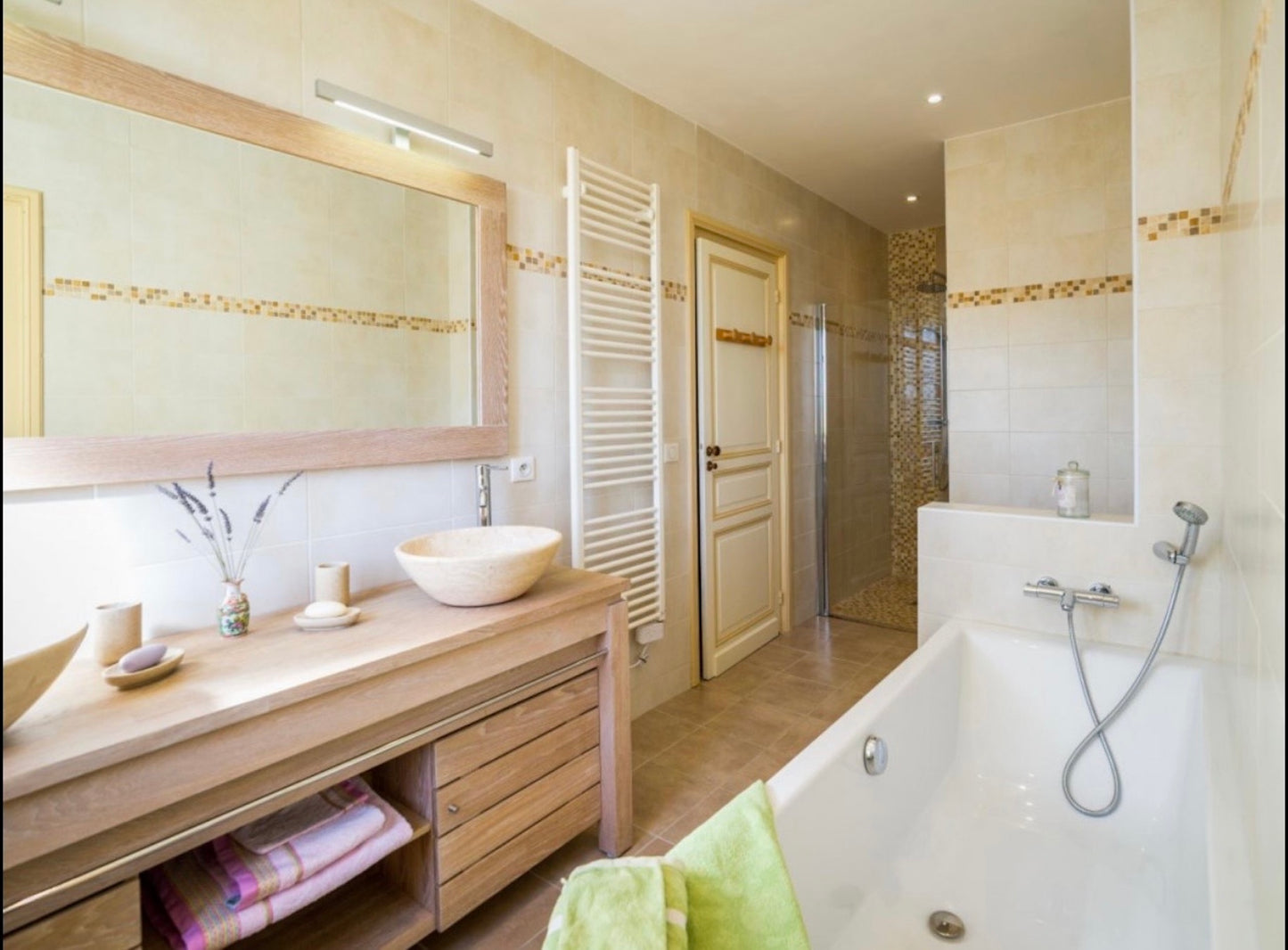 Chambre Une - lit simple